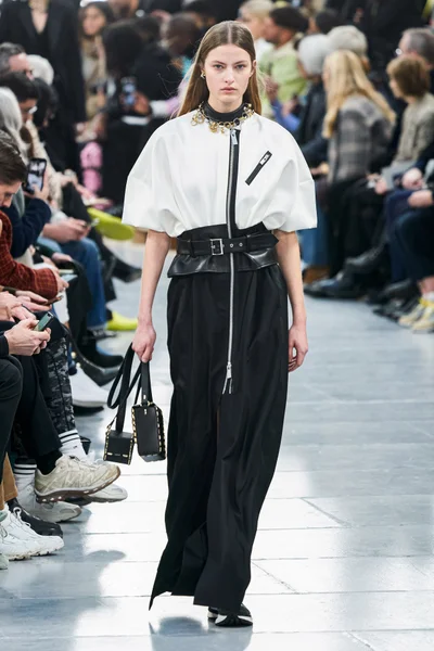 Look 64